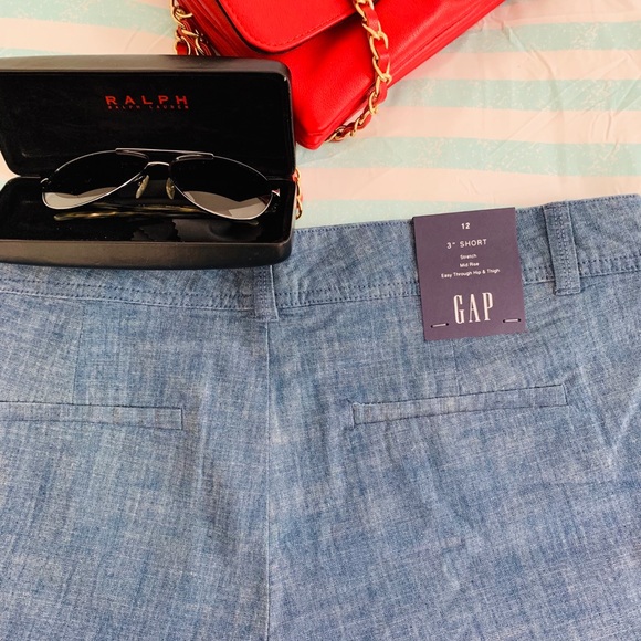 NWT🌸💫Denim color GAP shorts - Picture 4 of 7
